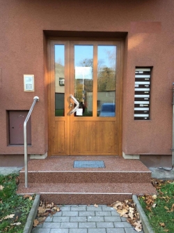 Hliníkové vchodové dveře - bytové domy - Frýdek - Místek